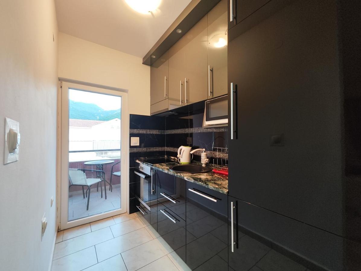 Sea star Apartment Tivat Exterior foto