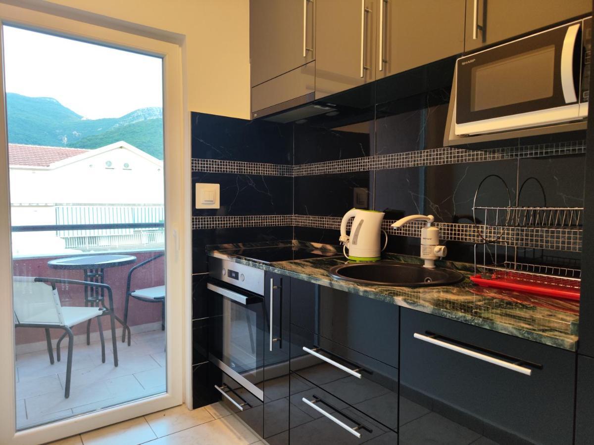 Sea star Apartment Tivat Exterior foto