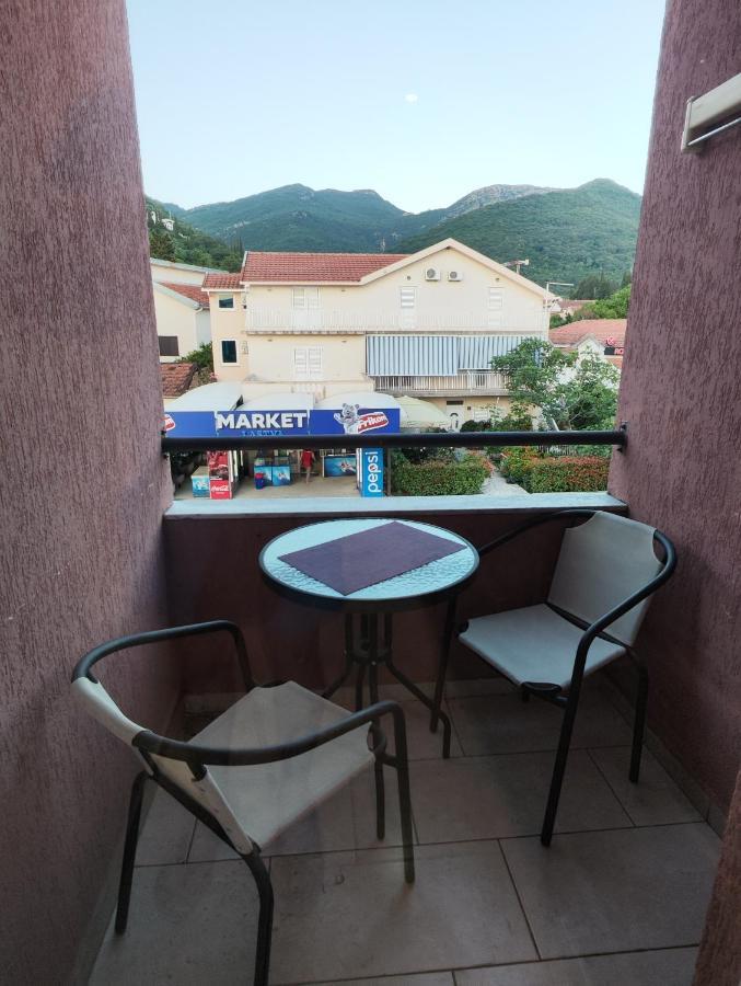 Sea star Apartment Tivat Exterior foto
